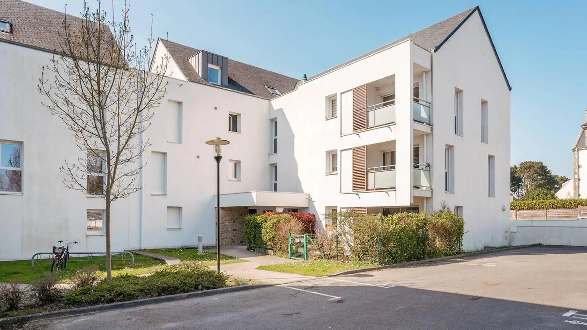 Carnac : Appartement T2 De Standing, 49M², Proche Marche, Plage Et Thalasso, Parking Inclus - Fr-1-477-243